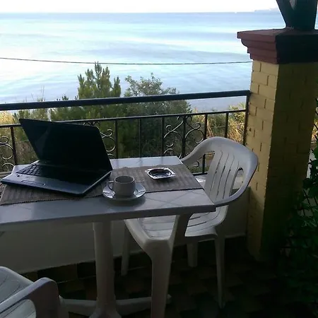 Sol E Mar Sea Side View Guesthouse Perama  Exterior photo